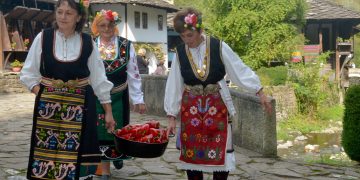 Пипереница по богатовска рецепта приготвиха самодейки в Етъра