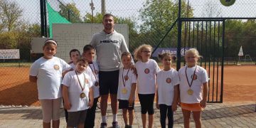 Турнир по тенис за деца и възрастни се превърна в празник