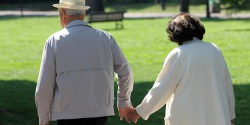 Над 2,1 милиона пенсионери ще получат добавка към пенсиите си за месец ноември