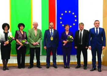 Връчиха почетните отличия на заслужили севлиевци