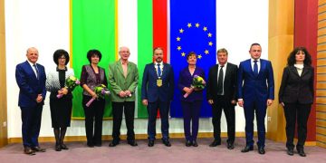 Връчиха почетните отличия на заслужили севлиевци