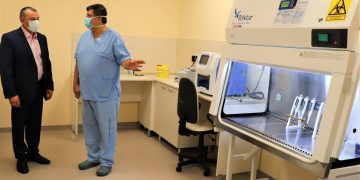 Откриха официално лаборатория за PCR тестове в габровската болница