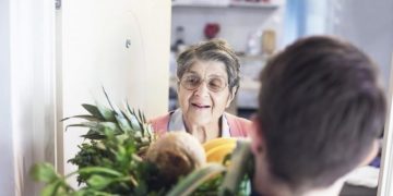 Продължава подкрепата за хора в условия на пандемия