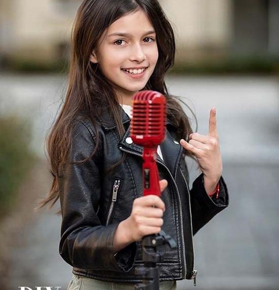 Кристина Неделчева – с три награди от конкурси в България и Румъния