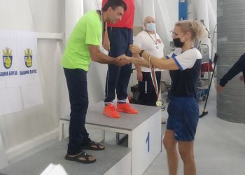 Треньорите по плуване демонстрираха отлична форма