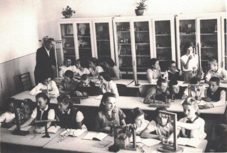 Могат ли хората да бъдат символи? Ако да – един от най-значимите символи на с. Ловнидол е  Георги Николов Гализов (23.04.1909 – 14.04.1998 г.)