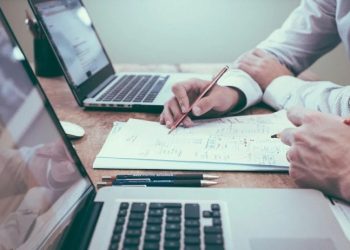 Увеличаване на безработицата, но и на броя на наетите лица на трудови договори