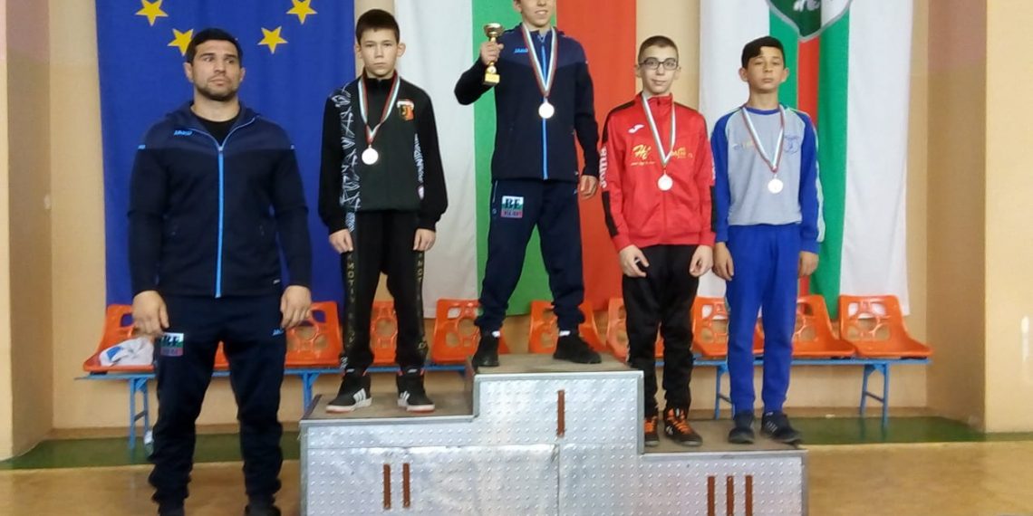 Павлин Пунов с първи медал от Държавния отборен шампионат по свободна борба