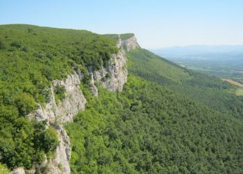 Деветашкото плато и Витата стена ще бъдат обявени за защитени зони