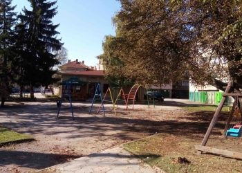 Общината реновира три детски площадки по ПУДООС