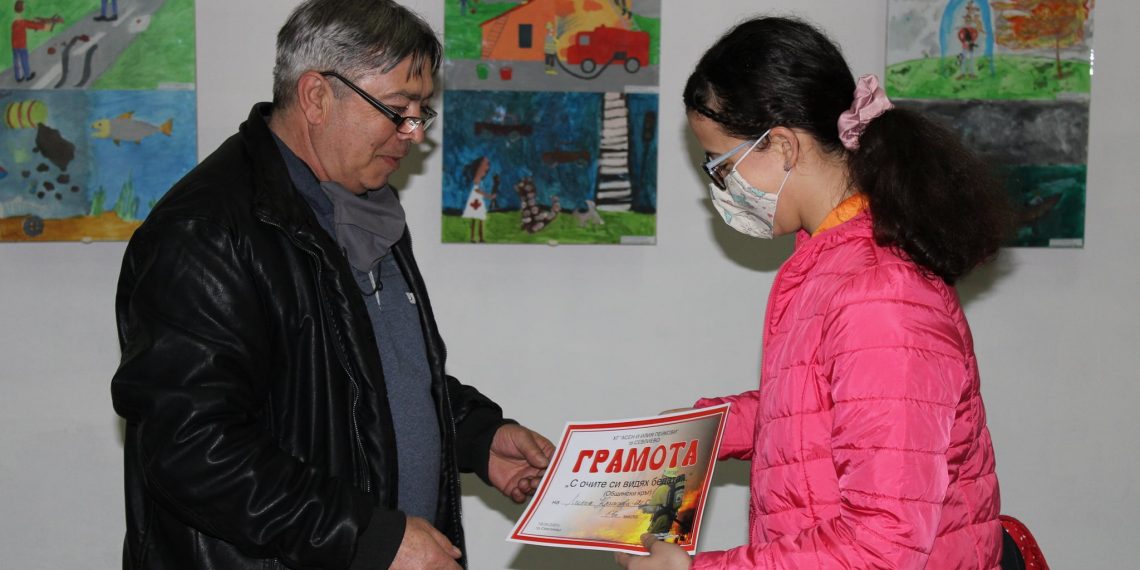 Рисунките на 17 деца ще участват в областния кръг на конкурса “С очите си видях бедата”