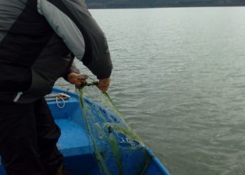 150 м мрежи извадиха от язовира