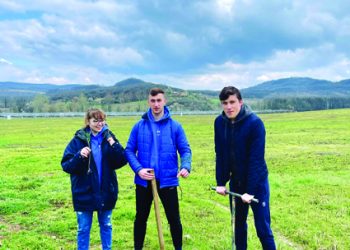 Интерактори и доброволци от Младежкия център осигуриха по-чист въздух на бъдещите поколения