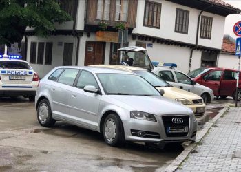 Мъж почина минути след като избегна катастрофа с друга кола