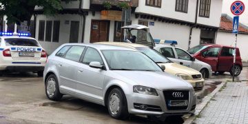 Мъж почина минути след като избегна катастрофа с друга кола