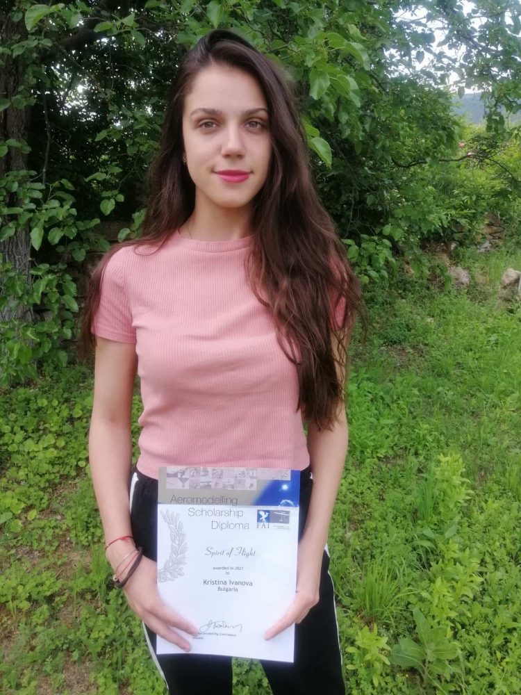 Кристина Иванова е първата българка с отличие от Международната федерация по аеронавтика