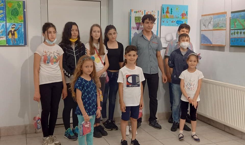 “Първи стъпки” в рисуването за децата от школата при НЧ “Развитие-1870”