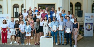 Михаил Йонков и Ренета Николова поемат ръководството на Ротари клуб и Интеракт