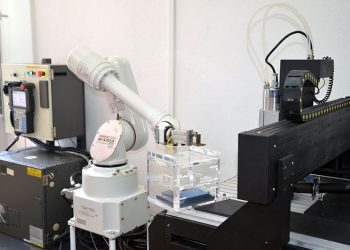 Нова лаборатория за практическо обучение на студенти, оборудвана с робот беше открита в ТУ – Габрово