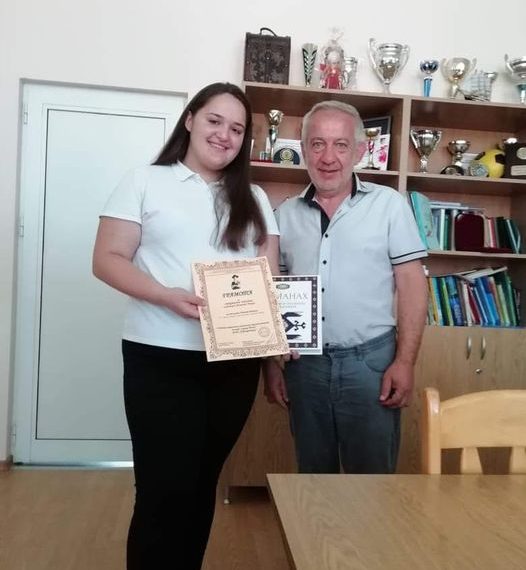 Десетокласничката Десислава Павлова със специална награда от Националния журналистически конкурс “Григор Попов”