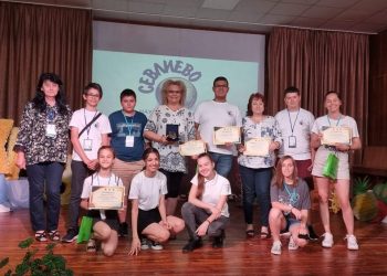 СУ “Васил Левски” бе домакин на националния фестивал “Наука на сцената”