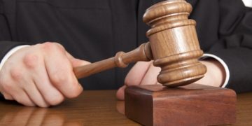 За грабеж и счупен крак в Кормянско – 4 години затвор