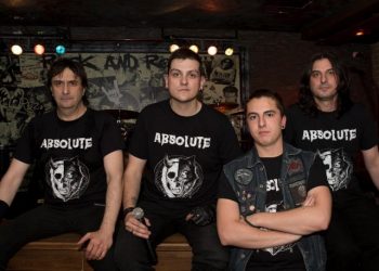 Absolute излизат на сцената на рок фест “Хоталич”