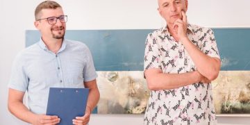 Фигури и абстракции в изложбата на пловдивския художник Васил Тенев