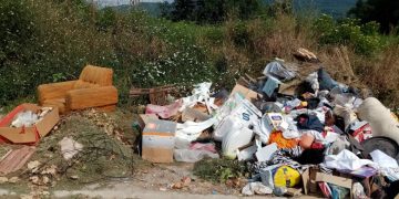 От Фейсбук: “Контейнерите не са виновни, а ние, че не се научихме на ред”