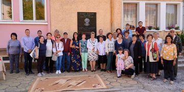 Ликът на Георги Гализов вече гледа от паметната плоча на читалището в Ловнидол