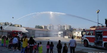 Какво е да си пожарникар, видяха отблизо малчуганите от детските градини