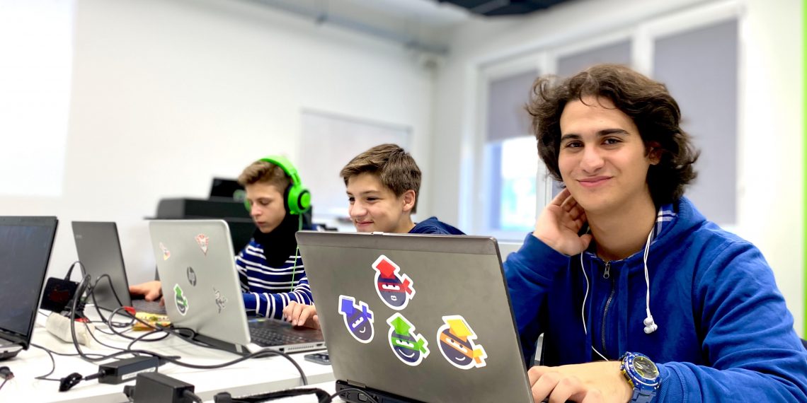 Безплатни ИТ обучения за ученици в Севлиево от училищна Телерик Академия