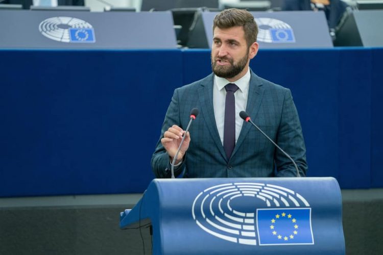 Андрей Новаков: „Не знам дали пращането на сигнали за незаконно глобени българи в Европа ме прави добър евродепутат, но пък очевидно работи и дава резултат“