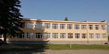 Четири детски градини и три училища от общината стават защитени