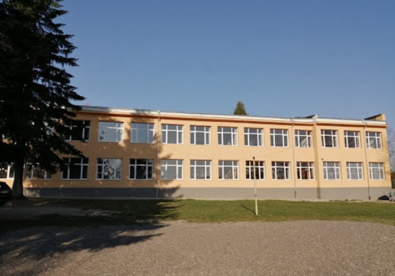 Четири детски градини и три училища от общината стават защитени