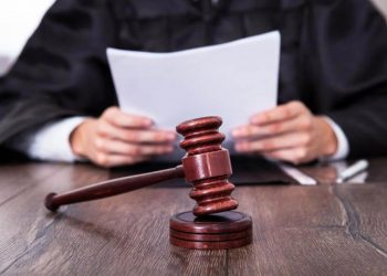 Мъж, осъден за взлом и блудство, обжалва присъдата си