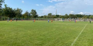 Изграждат ново футболно игрище с изкуствена трева