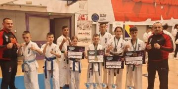 Каратеките ни – безапелационни в Румъния