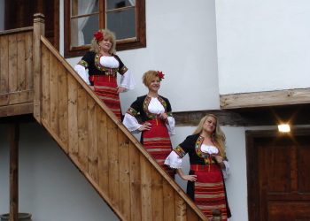 Творчески подарък на трио “Звън” за празника на Севлиево – нови клипове и награда