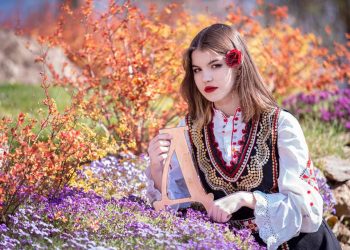 Първо място в Националния ученически конкурс за журналистика на тема: “Моят град е…”, възрастова група 9-12 клас