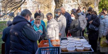 На празника на Свети Мина ротарианците раздадоха курбан за здраве, засяха дръвчета в парк „Казармите“