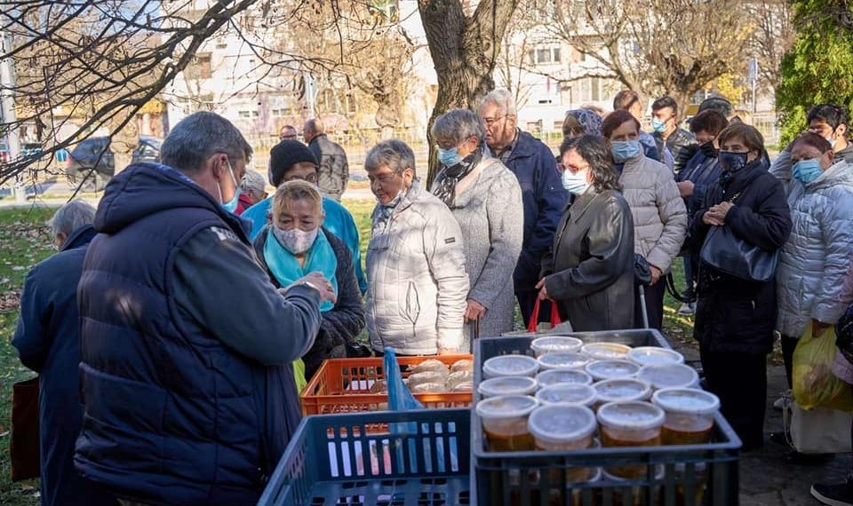 На празника на Свети Мина ротарианците раздадоха курбан за здраве, засяха дръвчета в парк „Казармите“