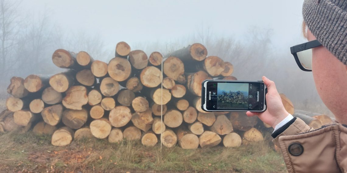 Демонстрация на иновативна система за точно цифрово измерване на дървесина бе извършена в СЦДП