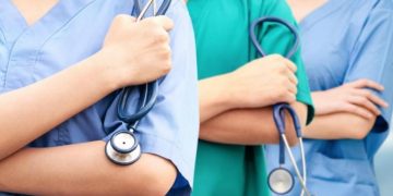 КНСБ договори по 815 лв. допълнително за медицинските сестри от училищата и градините в Севлиево