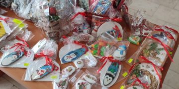 Екипът на ДГ „Мечо Пух“ – с коледен базар, дарява лъч светлина за децата от приюта на отец Иван