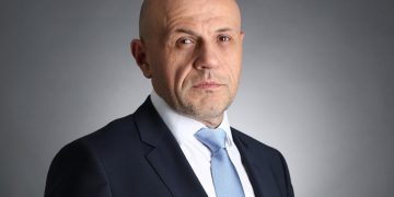 Томислав Дончев: “Спирането на проекта за тунела под Шипка за ново проектиране означава забавяне с години”
