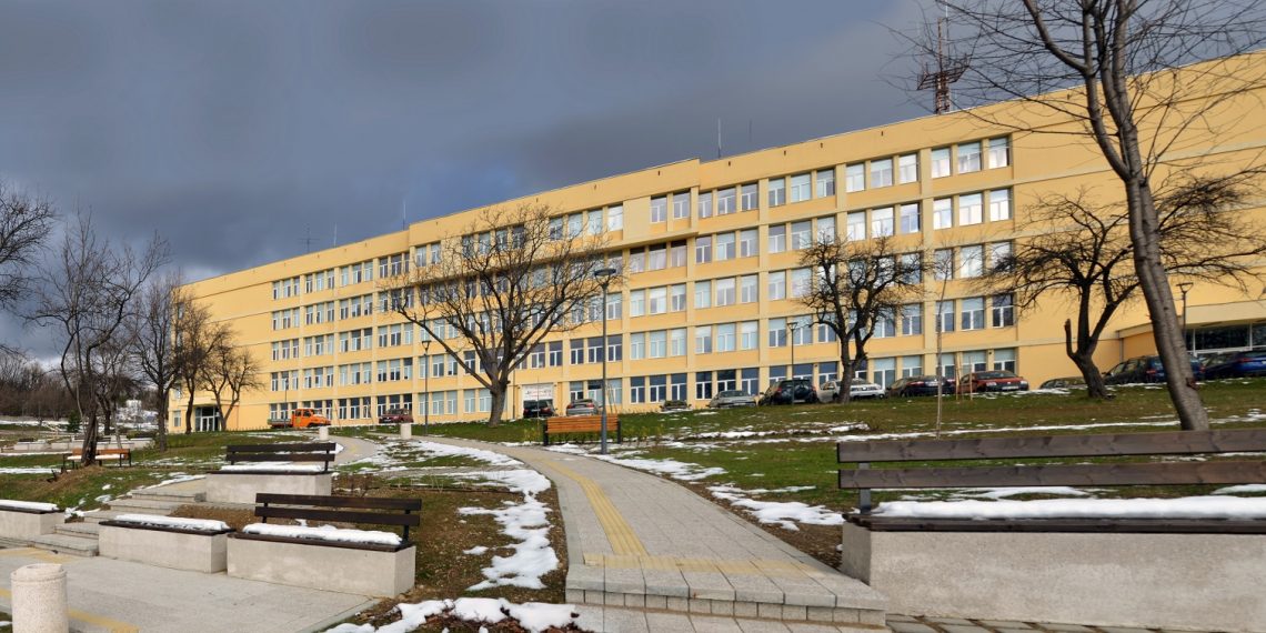 Техническият университет в Габрово благоустрои територията около Интеграла