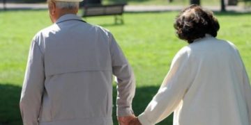 Изплащането на еднократната добавка от 75 лева на пенсионерите