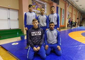 Юношите от клуба по борба – с медали от Сливен