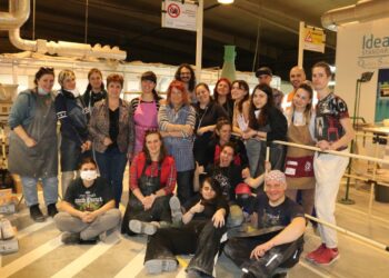 Над 80 рисувани керамични изделия и пластики създадоха студентите от Нов Български Университет